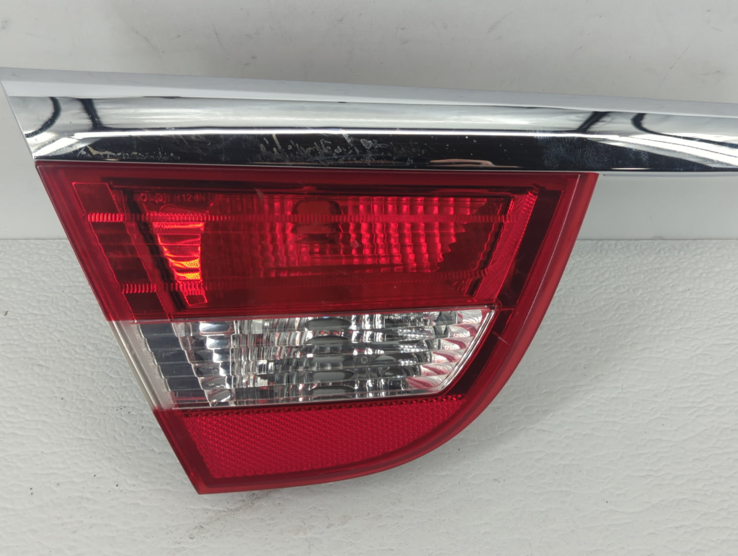 2012-2017 Buick Verano Tail Light Assembly Driver Left OEM P/N:22985775 22879046, 22945002 Fits Fits 2012 2013 2014 2015 201