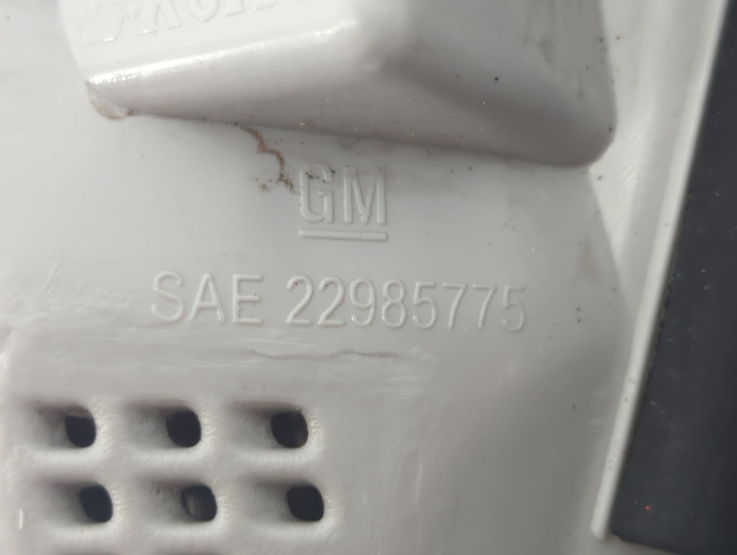 2012-2017 Buick Verano Tail Light Assembly Driver Left OEM P/N:22985775 22879046, 22945002 Fits Fits 2012 2013 2014 2015 201