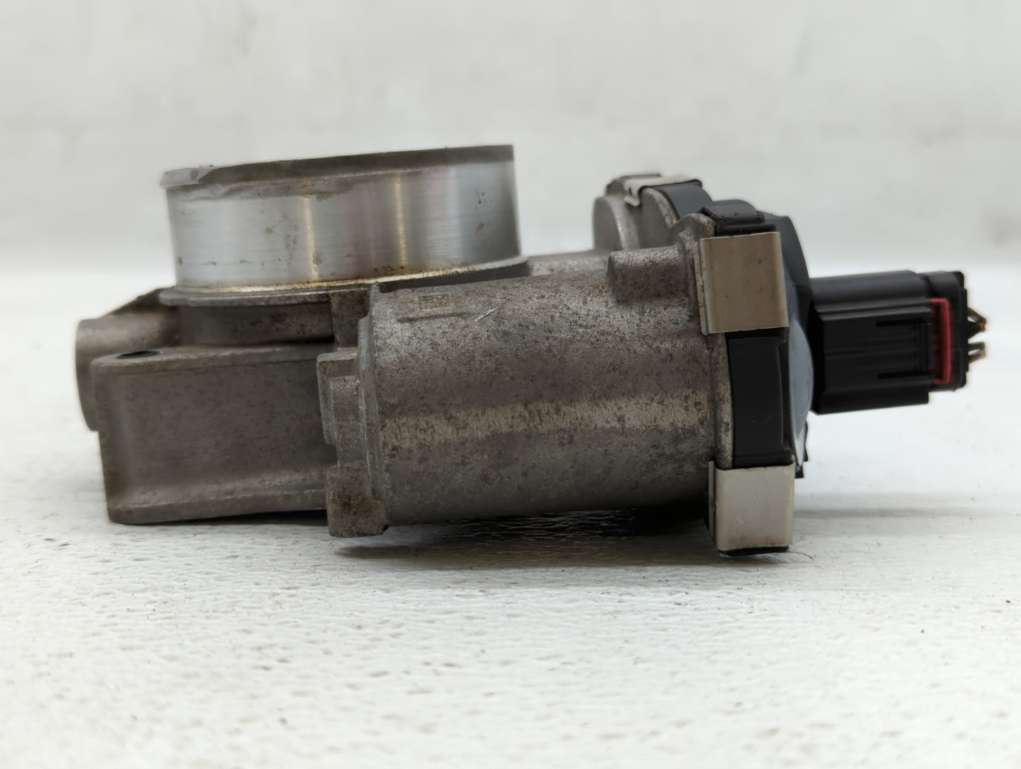 2016-2017 Buick Verano Throttle Body P/N:12670834AA Fits Fits 2016 2017 OEM Used Auto Parts - Oemusedautoparts1.com