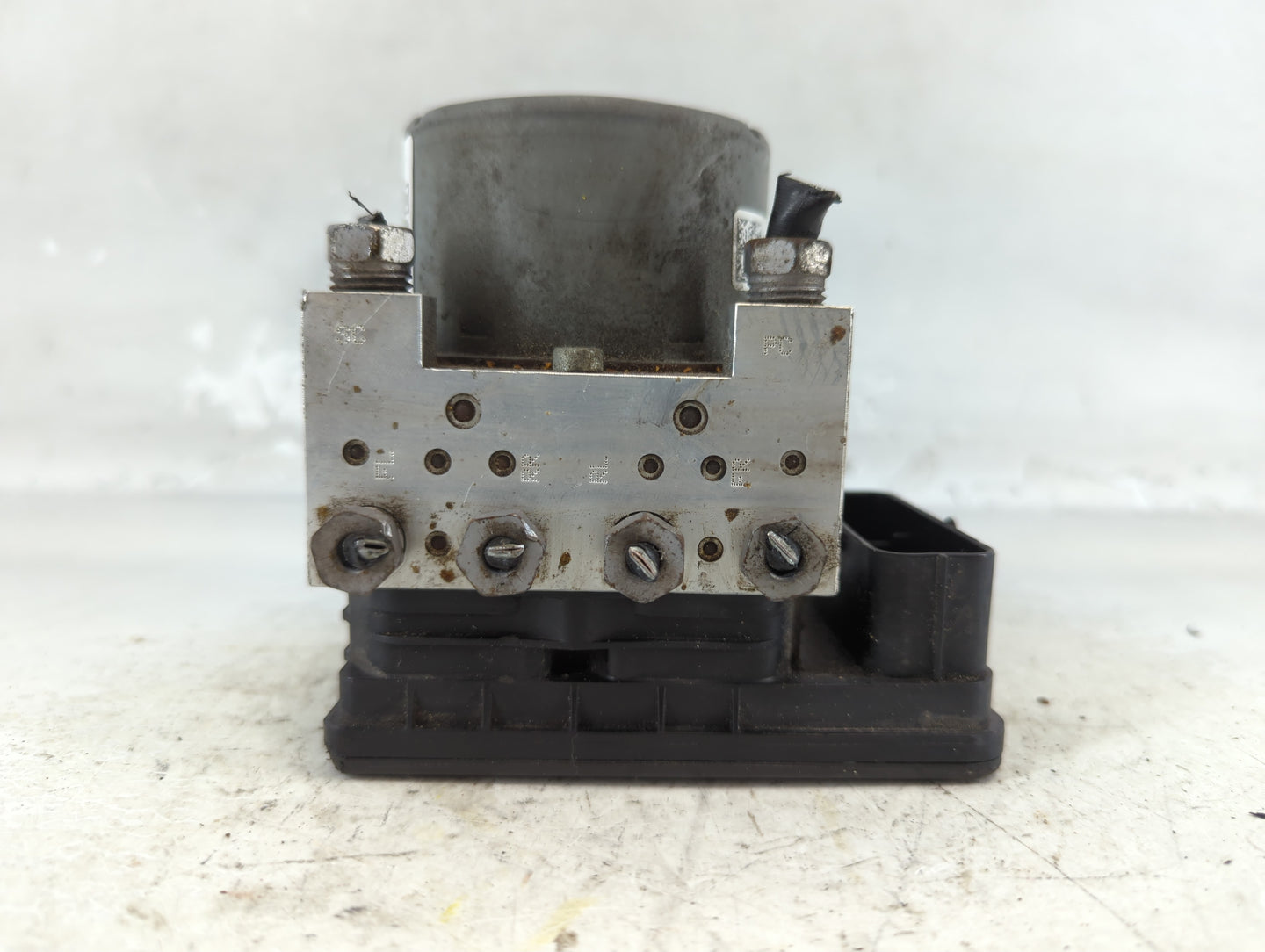 2017-2018 Cadillac Ats ABS Pump Control Module Replacement P/N:84100724 Fits Fits 2017 2018 OEM Used Auto Parts - Oemusedaut
