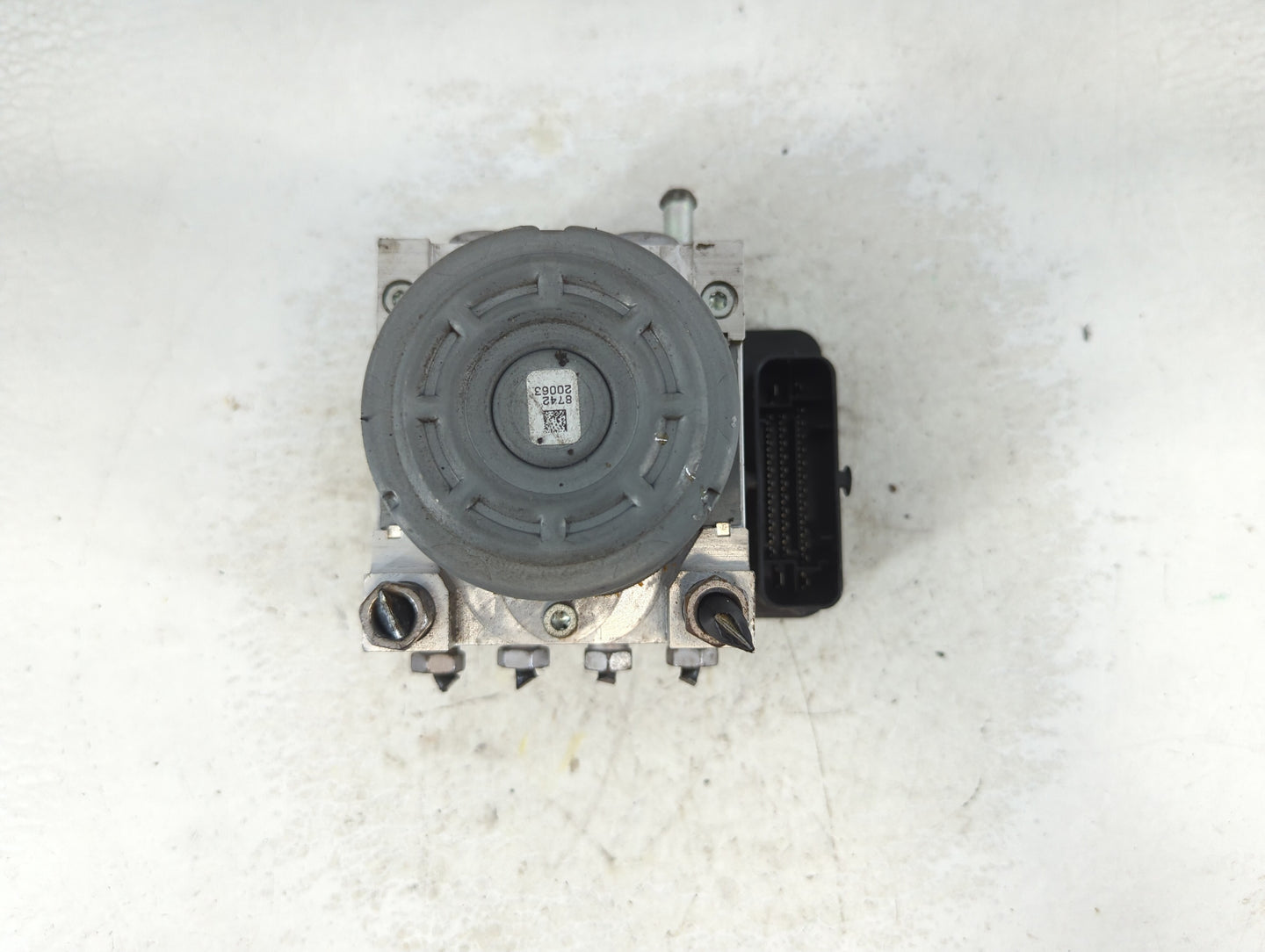 2017-2018 Cadillac Ats ABS Pump Control Module Replacement P/N:84100724 Fits Fits 2017 2018 OEM Used Auto Parts - Oemusedaut