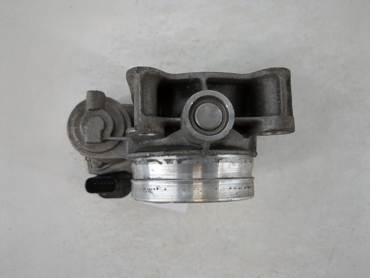 2013-2018 Cadillac Ats Throttle Body P/N:12670837AA Fits Fits 2013 2014 2015 2016 2017 2018 2019 2020 2021 OEM Used Auto Par