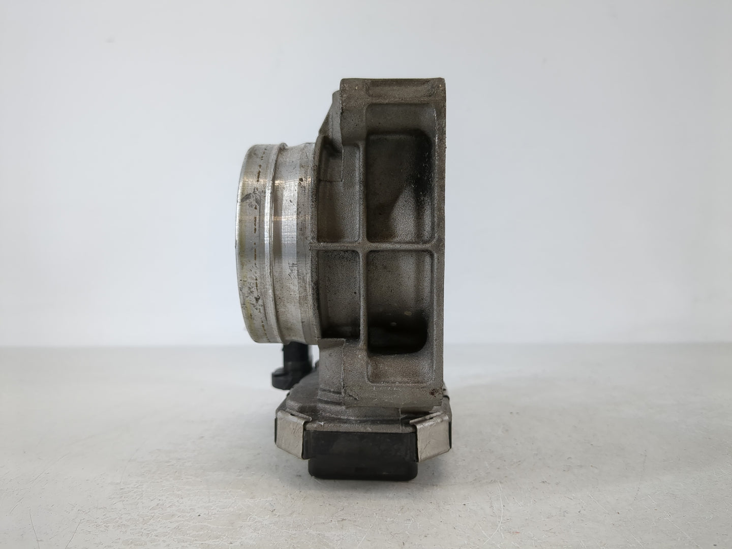 2013-2018 Cadillac Ats Throttle Body P/N:12670837AA Fits Fits 2013 2014 2015 2016 2017 2018 2019 2020 2021 OEM Used Auto Par