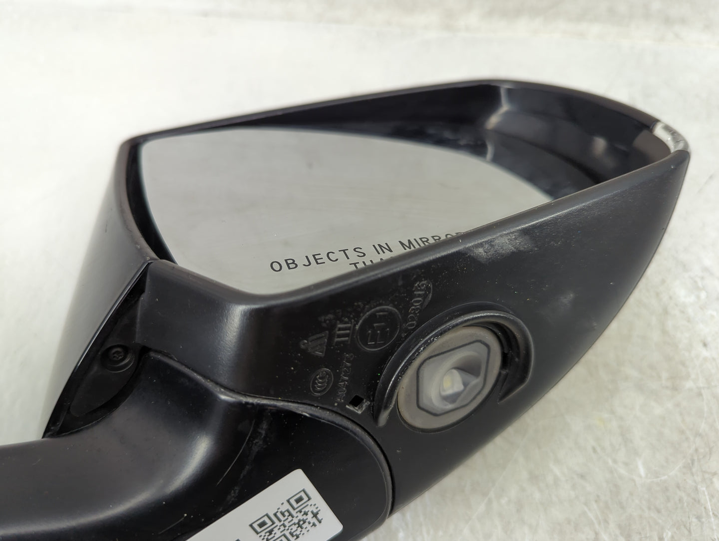 2016-2018 Cadillac Ats Passenger Side View Mirror - Right Door Mirror OEM Used - Oemusedautoparts1.com