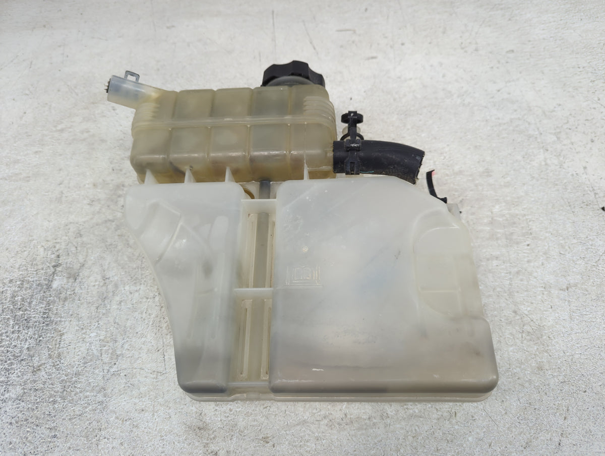 2013-2018 Cadillac Ats Radiator Coolant Overflow Expansion Tank Bottle 1409480 - Oemusedautoparts1.com