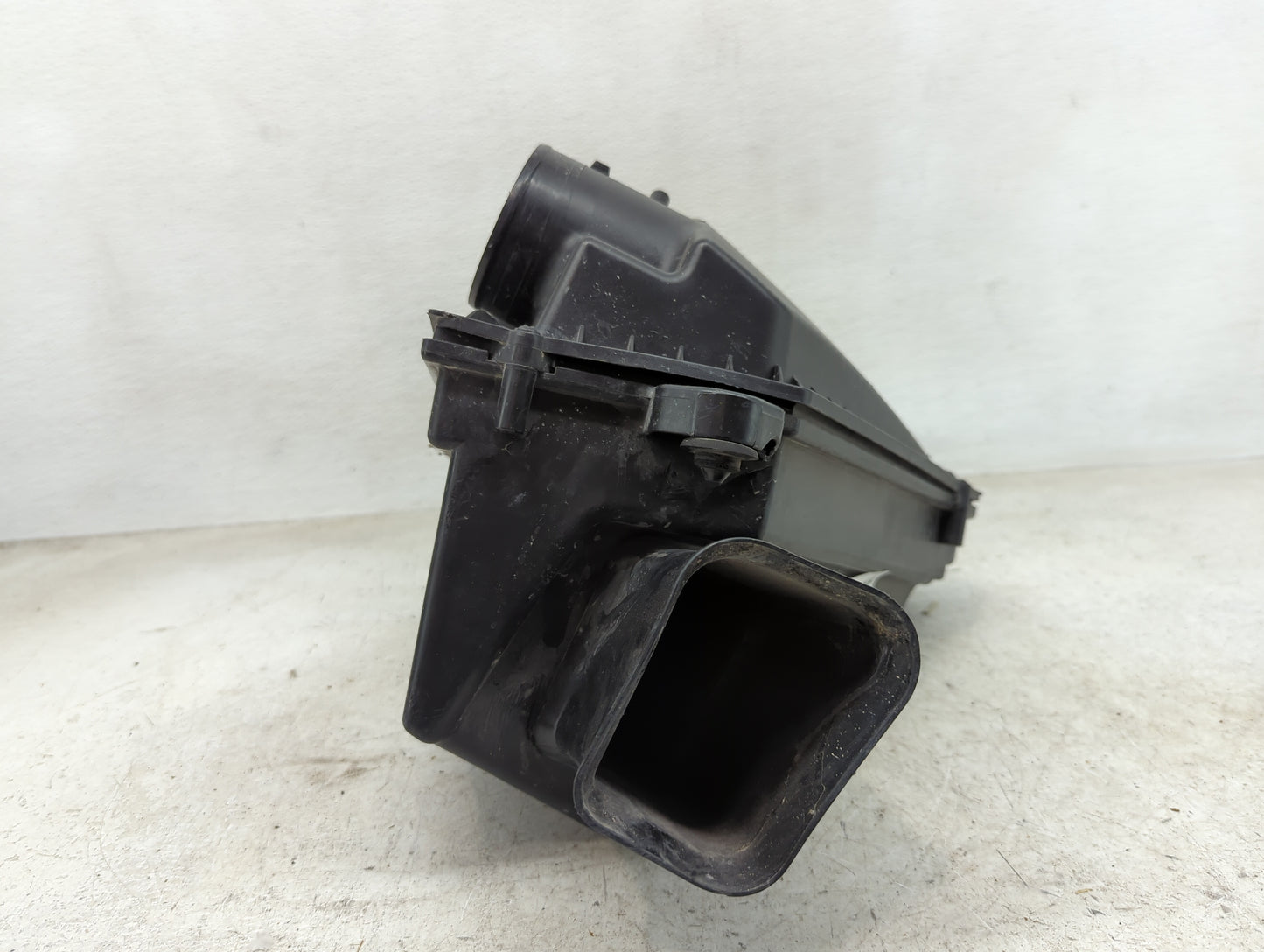 2013-2018 Cadillac Ats Air Cleaner Intake-duct Hose Tube - Oemusedautoparts1.com