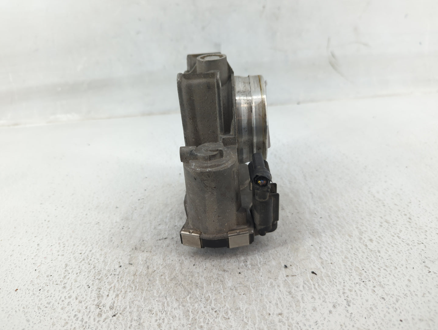 2013-2018 Cadillac Ats Throttle Body P/N:12670837AA Fits Fits 2013 2014 2015 2016 2017 2018 2019 2020 2021 OEM Used Auto Par