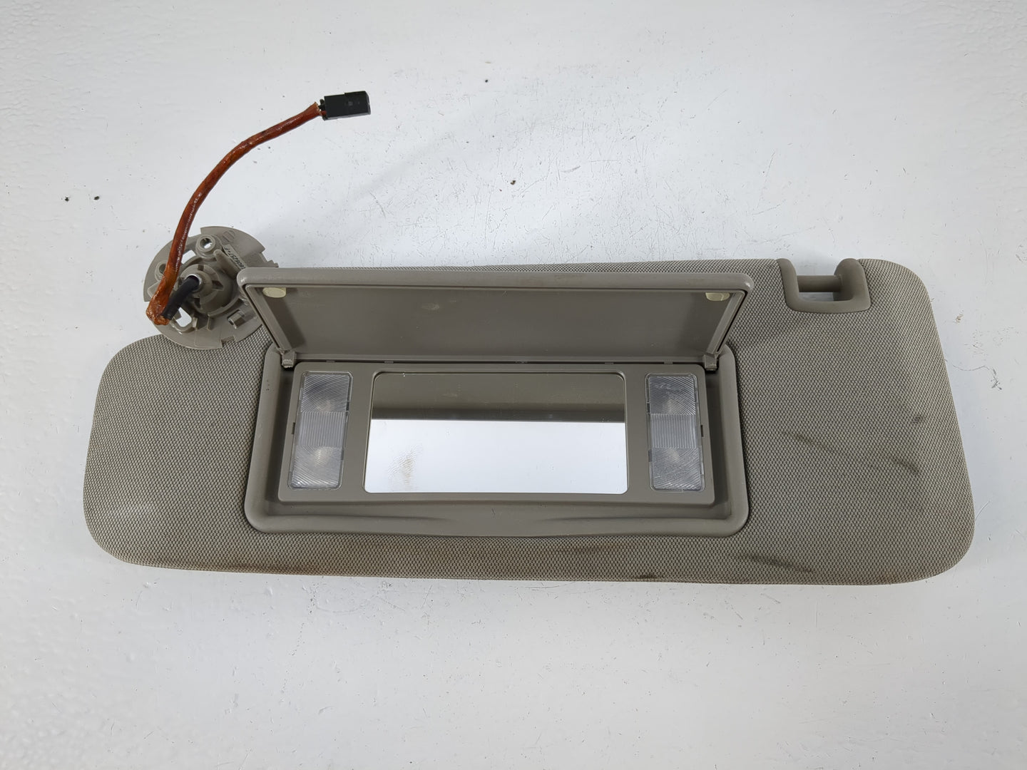 2014-2019 Cadillac Cts Sun Visor Shade Replacement Driver Left Mirror Fits Fits 2014 2015 2016 2017 2018 2019 OEM Used Auto 