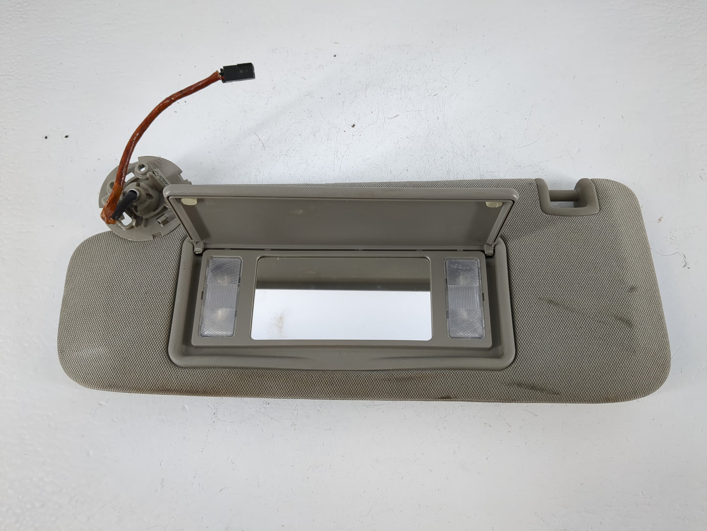 2014-2019 Cadillac Cts Sun Visor Shade Replacement Driver Left Mirror Fits Fits 2014 2015 2016 2017 2018 2019 OEM Used Auto 