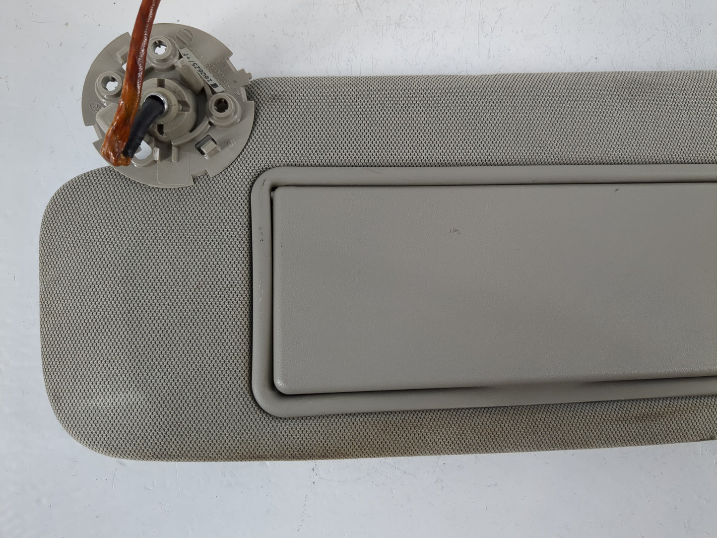 2014-2019 Cadillac Cts Sun Visor Shade Replacement Driver Left Mirror Fits Fits 2014 2015 2016 2017 2018 2019 OEM Used Auto 