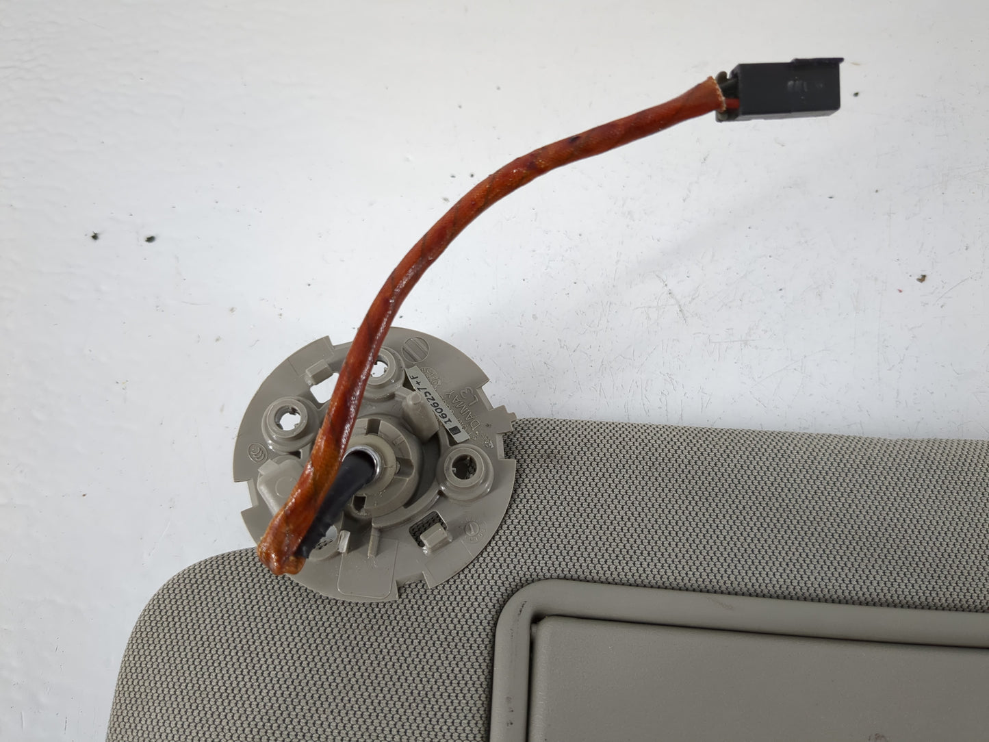 2014-2019 Cadillac Cts Sun Visor Shade Replacement Driver Left Mirror Fits Fits 2014 2015 2016 2017 2018 2019 OEM Used Auto 