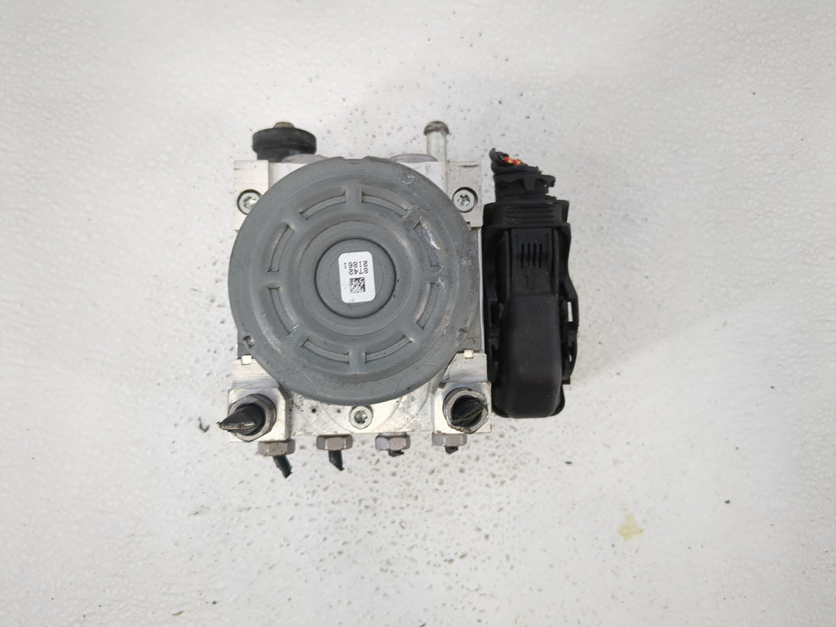 2017-2019 Cadillac Cts Anti-Lock Brake ABS Pump Module Actuator OEM P/N:84100724 Fits Fits 2017 2018 2019 OEM Used Auto Part