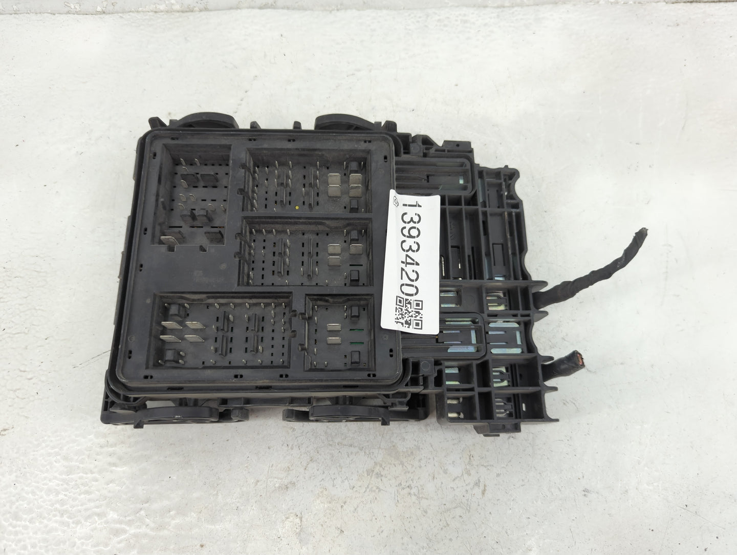 2017-2019 Cadillac Cts Fusebox Fuse Box Panel Relay Module P/N:84014012 Fits Fits 2017 2018 2019 OEM Used Auto Parts - Oemus