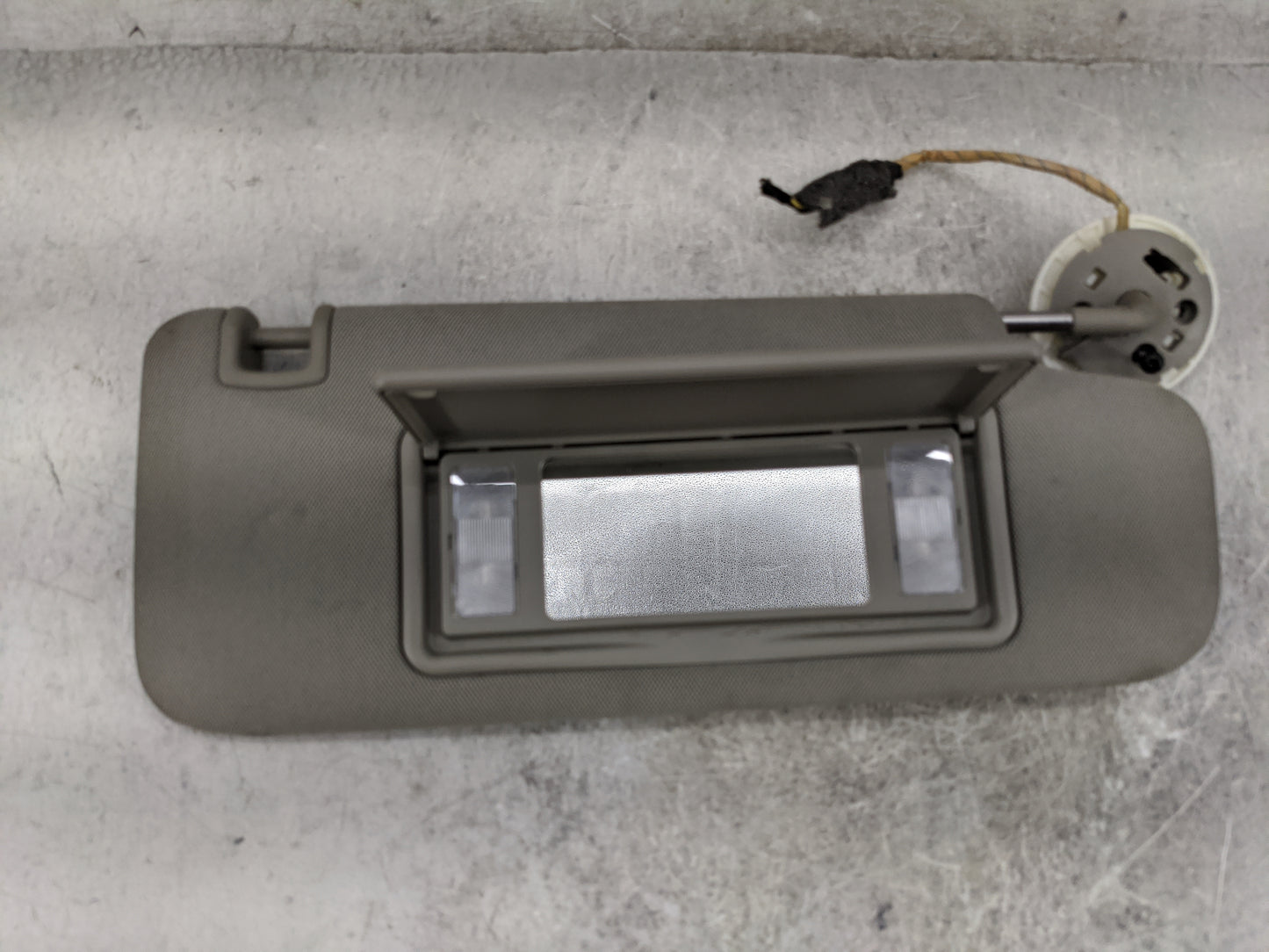 2014-2019 Cadillac Cts Sun Visor Shade Replacement Passenger Right Mirror Fits Fits 2014 2015 2016 2017 2018 2019 OEM Used A