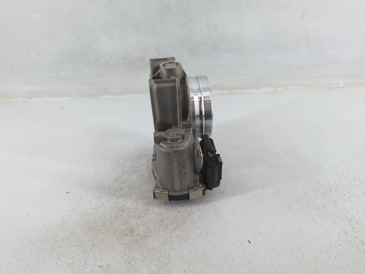 2014-2019 Cadillac Cts Throttle Body P/N:12670837AA Fits Fits 2013 2014 2015 2016 2017 2018 2019 2020 2021 OEM Used Auto Par