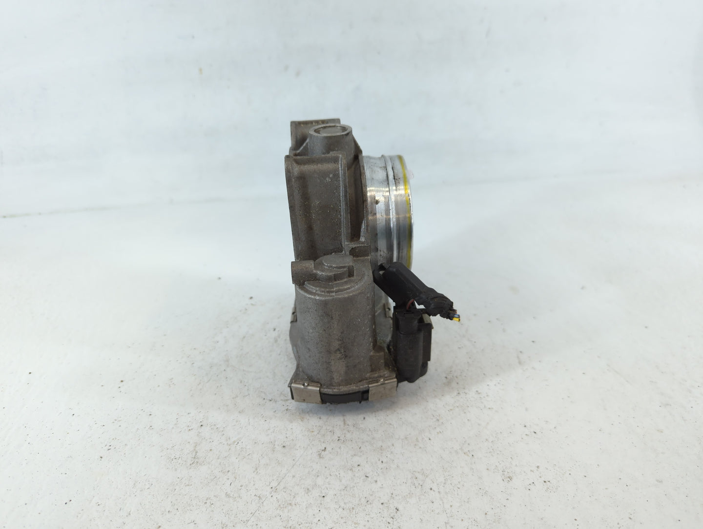2014-2019 Cadillac Cts Throttle Body P/N:12670837AA Fits Fits 2013 2014 2015 2016 2017 2018 2019 2020 2021 OEM Used Auto Par