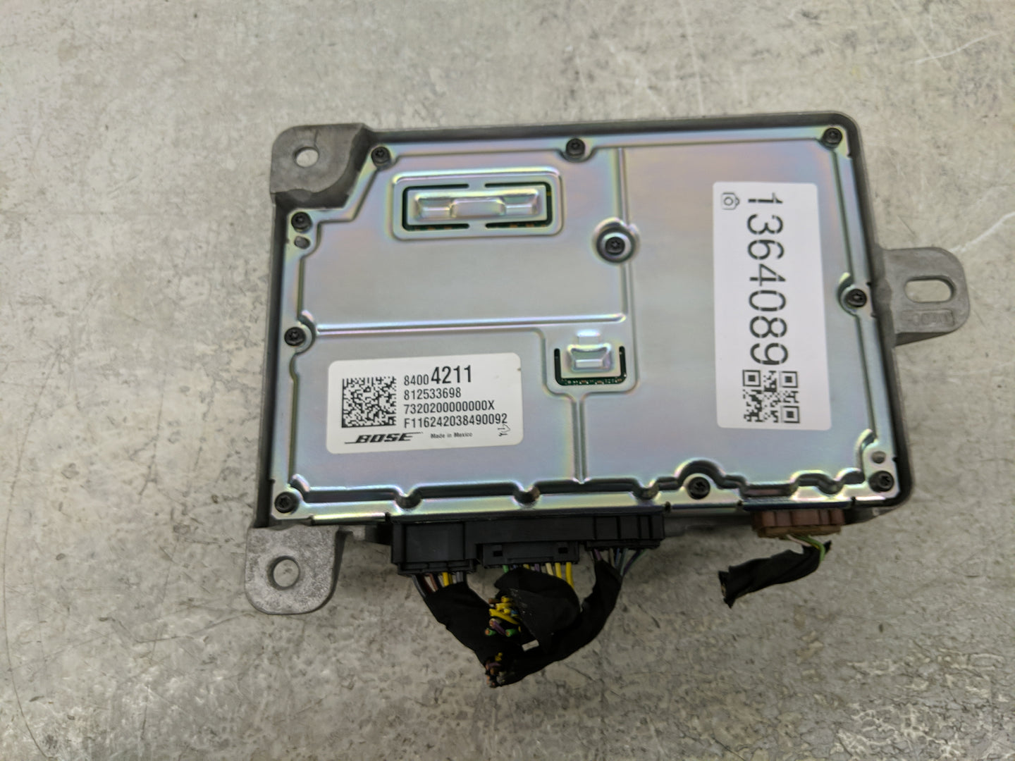 2015-2017 Cadillac Escalade Radio Speaker Amplifier 84004211 - Oemusedautoparts1.com