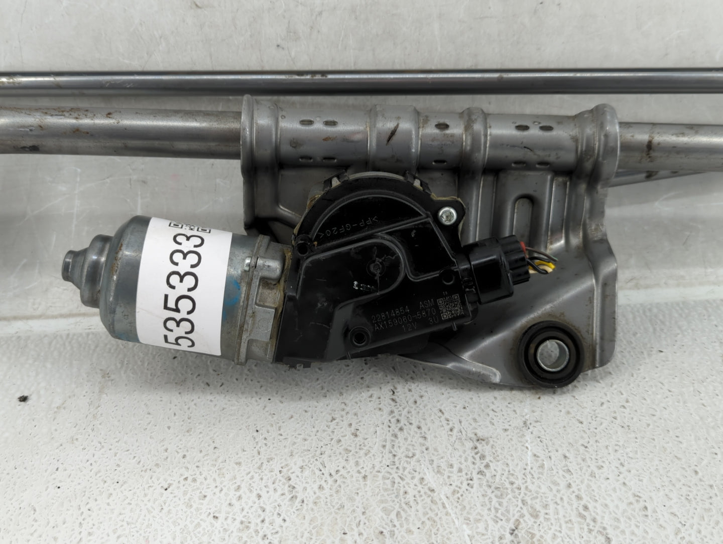 2017 Cadillac Escalade Front Windshield Wiper Motor P/N:AX159060-5870 Fits OEM Used Auto Parts - Oemusedautoparts1.com