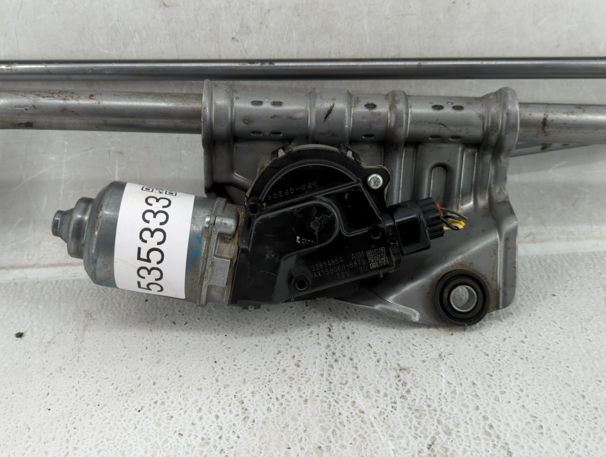 2017 Cadillac Escalade Front Windshield Wiper Motor P/N:AX159060-5870 Fits OEM Used Auto Parts - Oemusedautoparts1.com