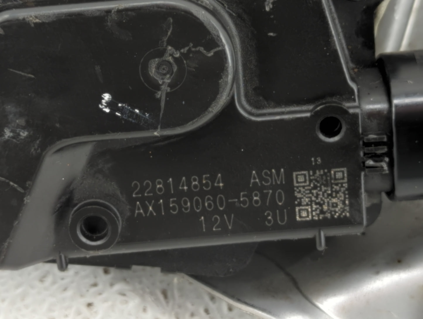 2017 Cadillac Escalade Front Windshield Wiper Motor P/N:AX159060-5870 Fits OEM Used Auto Parts - Oemusedautoparts1.com