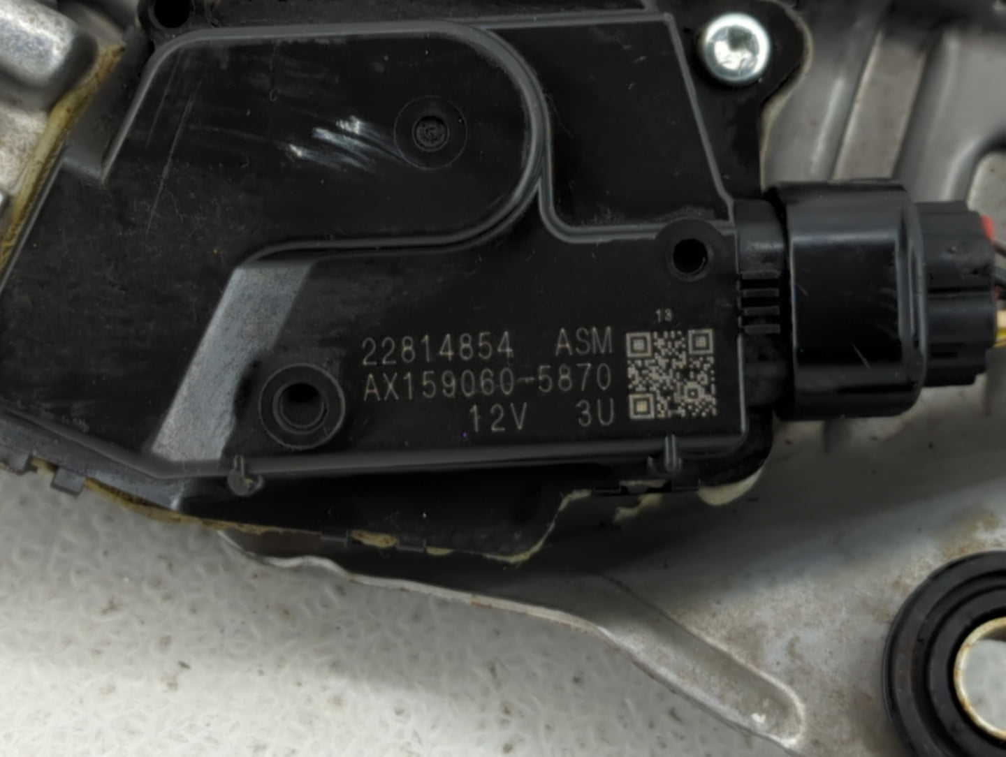 2015-2020 Cadillac Escalade Front Windshield Wiper Motor P/N:22814854 AX159060-5870 Fits Fits 2015 2016 2017 2018 2019 2020 