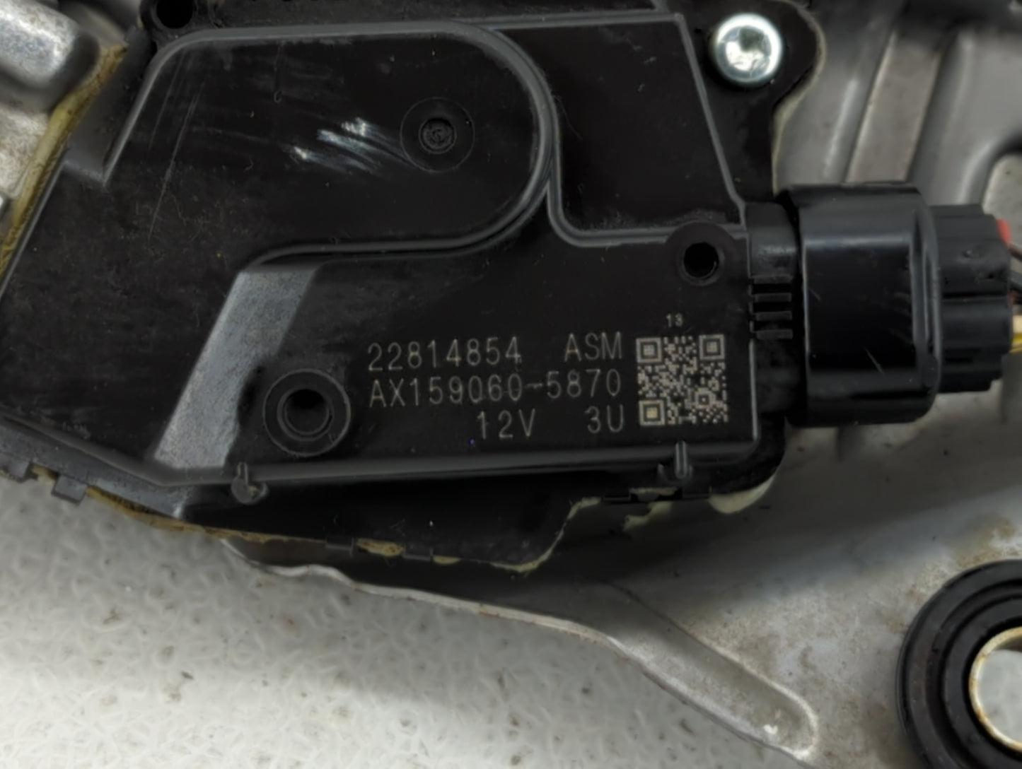 2015-2020 Cadillac Escalade Front Windshield Wiper Motor P/N:22814854 AX159060-5870 Fits Fits 2015 2016 2017 2018 2019 2020 