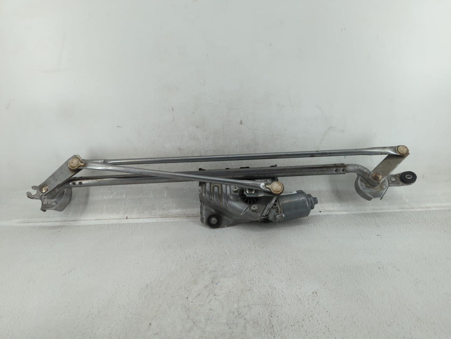 2015-2020 Cadillac Escalade Front Windshield Wiper Motor P/N:22814854 AX159060-5870 Fits Fits 2015 2016 2017 2018 2019 2020 