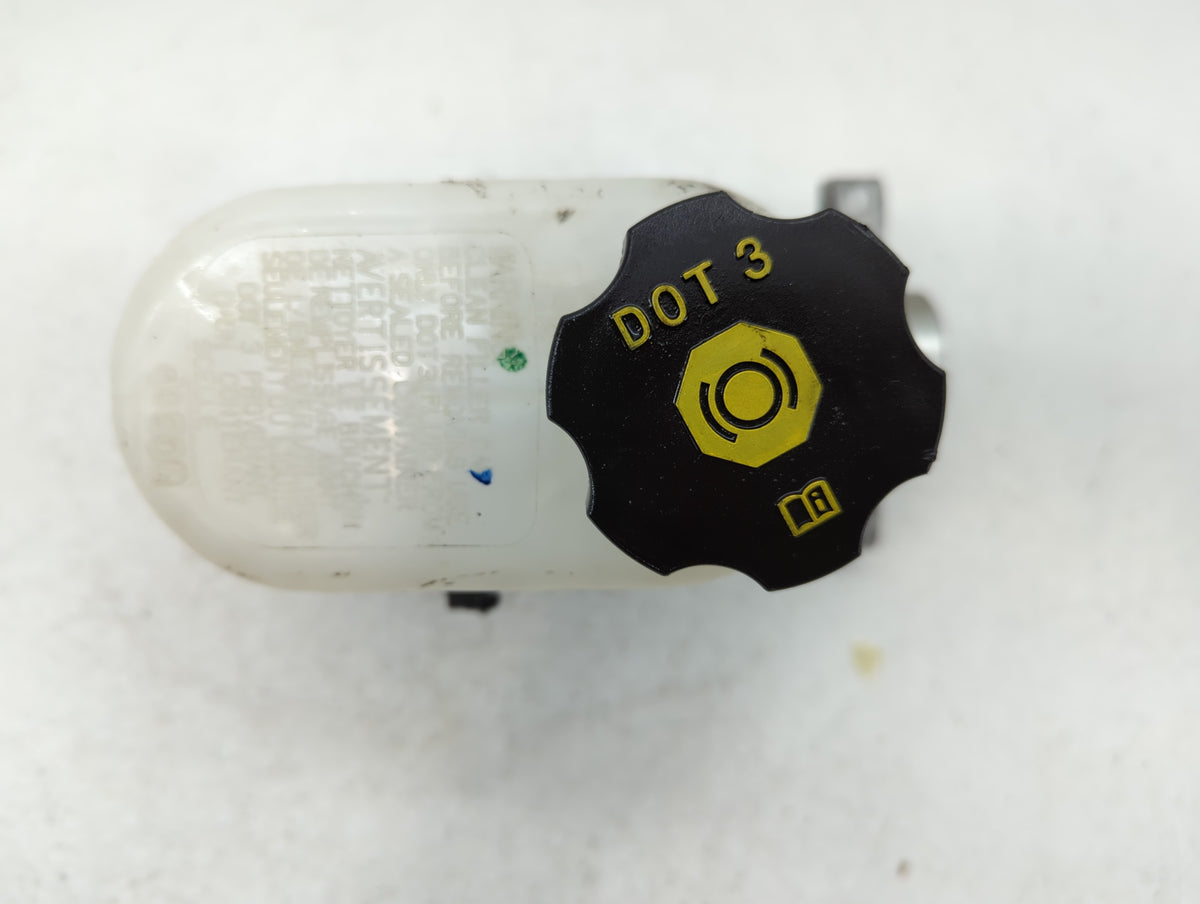 2015-2020 Cadillac Escalade Brake Master Cylinder 609178 - Oemusedautoparts1.com