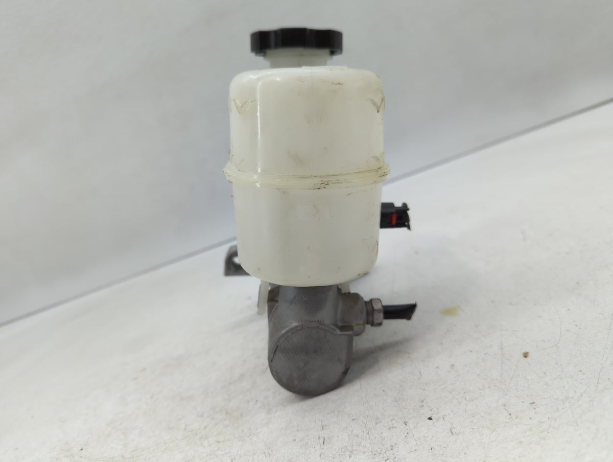 2015-2020 Cadillac Escalade Brake Master Cylinder 609178 - Oemusedautoparts1.com