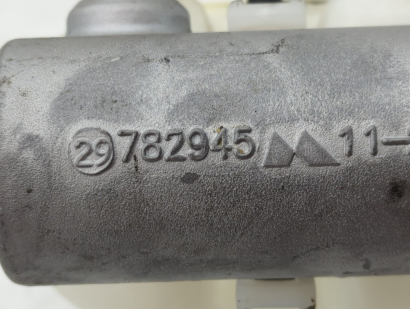 2015-2020 Cadillac Escalade Brake Master Cylinder - Oemusedautoparts1.com