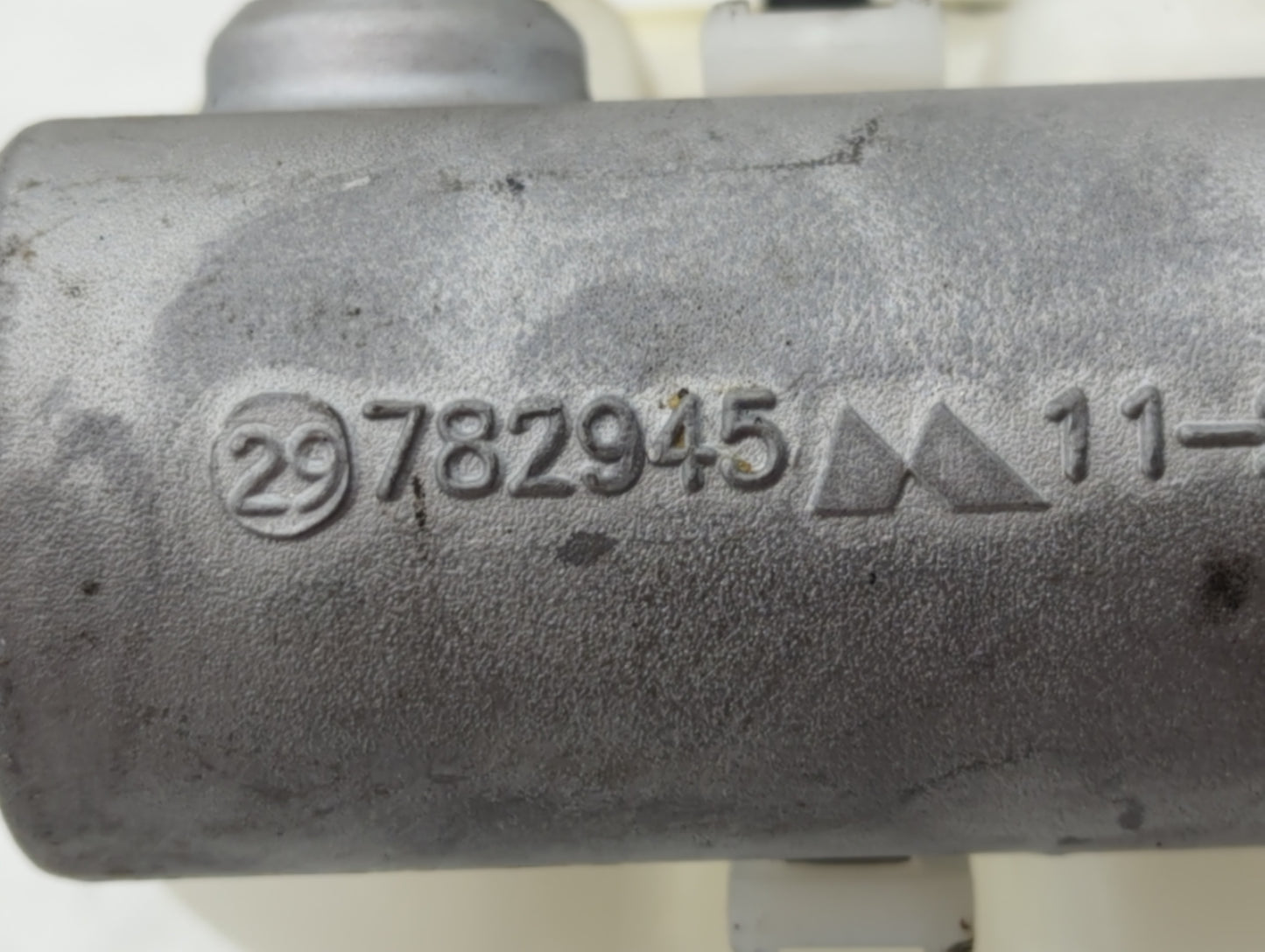 2015-2020 Cadillac Escalade Brake Master Cylinder - Oemusedautoparts1.com