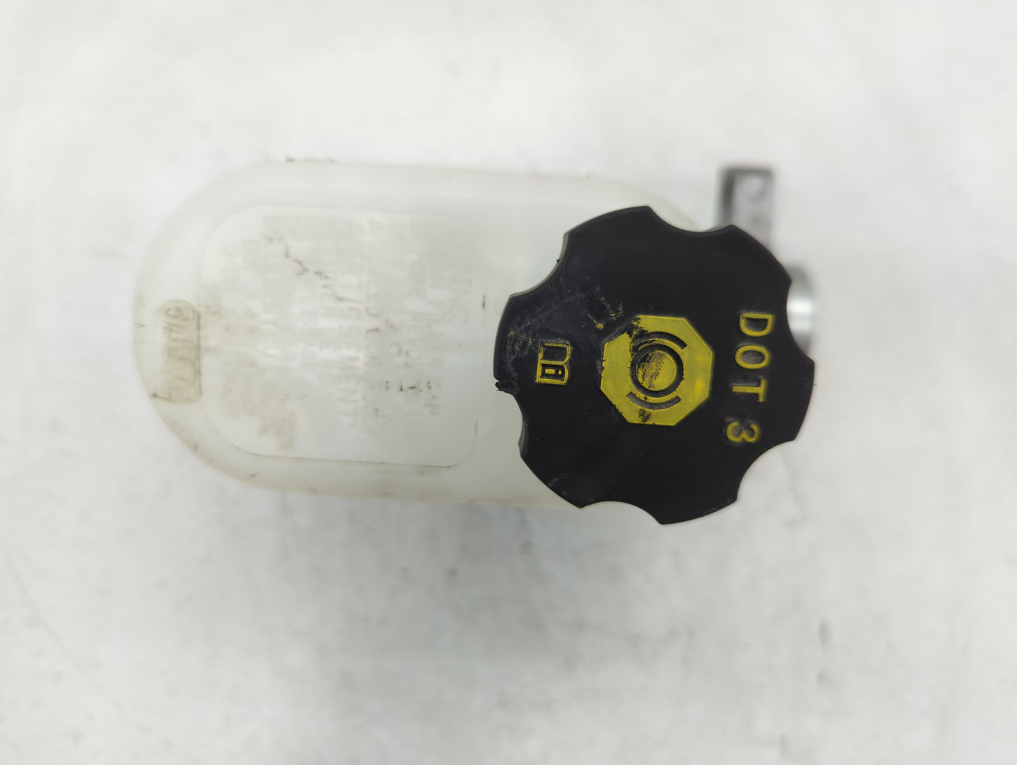 2015-2020 Cadillac Escalade Brake Master Cylinder - Oemusedautoparts1.com
