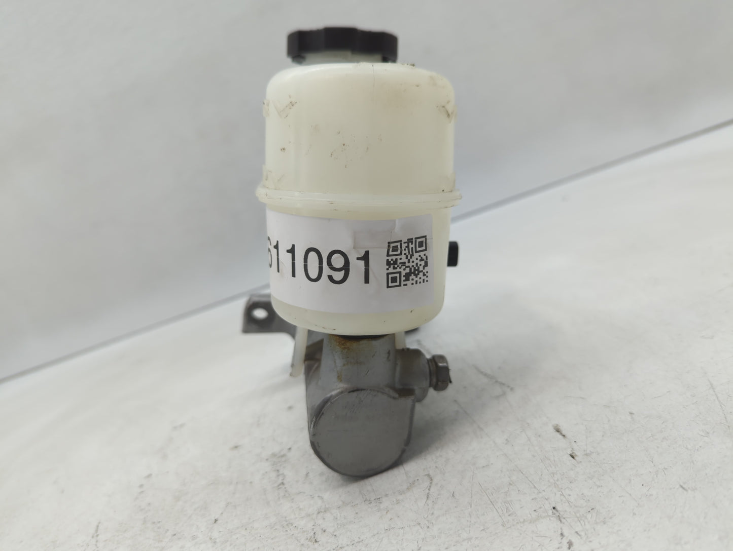 2015-2020 Cadillac Escalade Brake Master Cylinder - Oemusedautoparts1.com