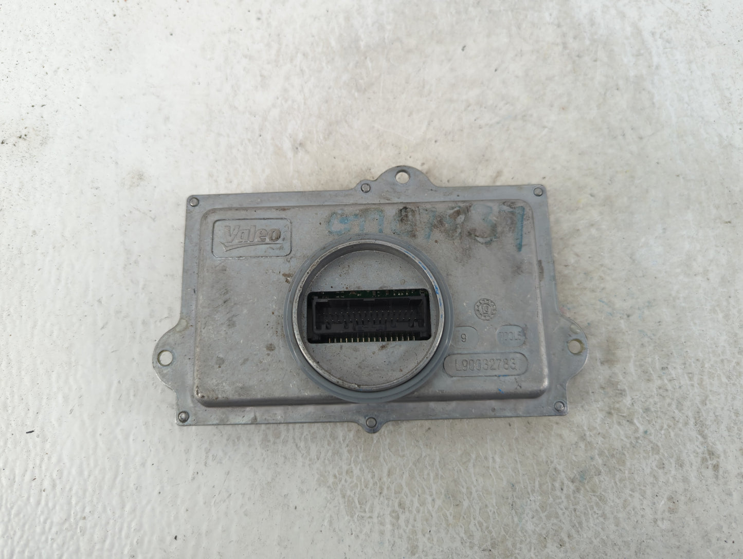 2017 Cadillac Escalade Headlight Ballast Head Light - Oemusedautoparts1.com