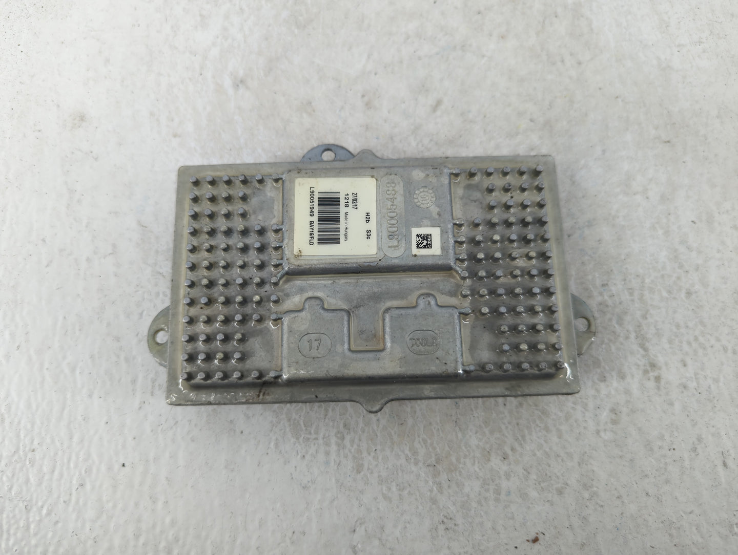 2017 Cadillac Escalade Headlight Ballast Head Light - Oemusedautoparts1.com