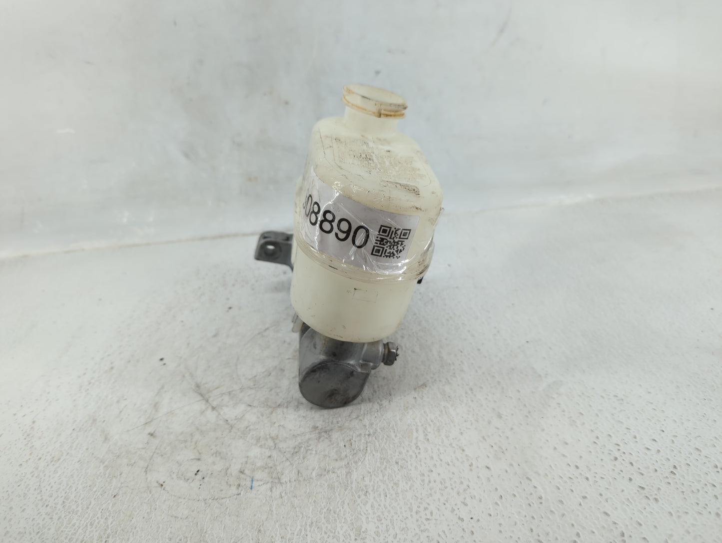 2015-2020 Cadillac Escalade Esv Brake Master Cylinder - Oemusedautoparts1.com