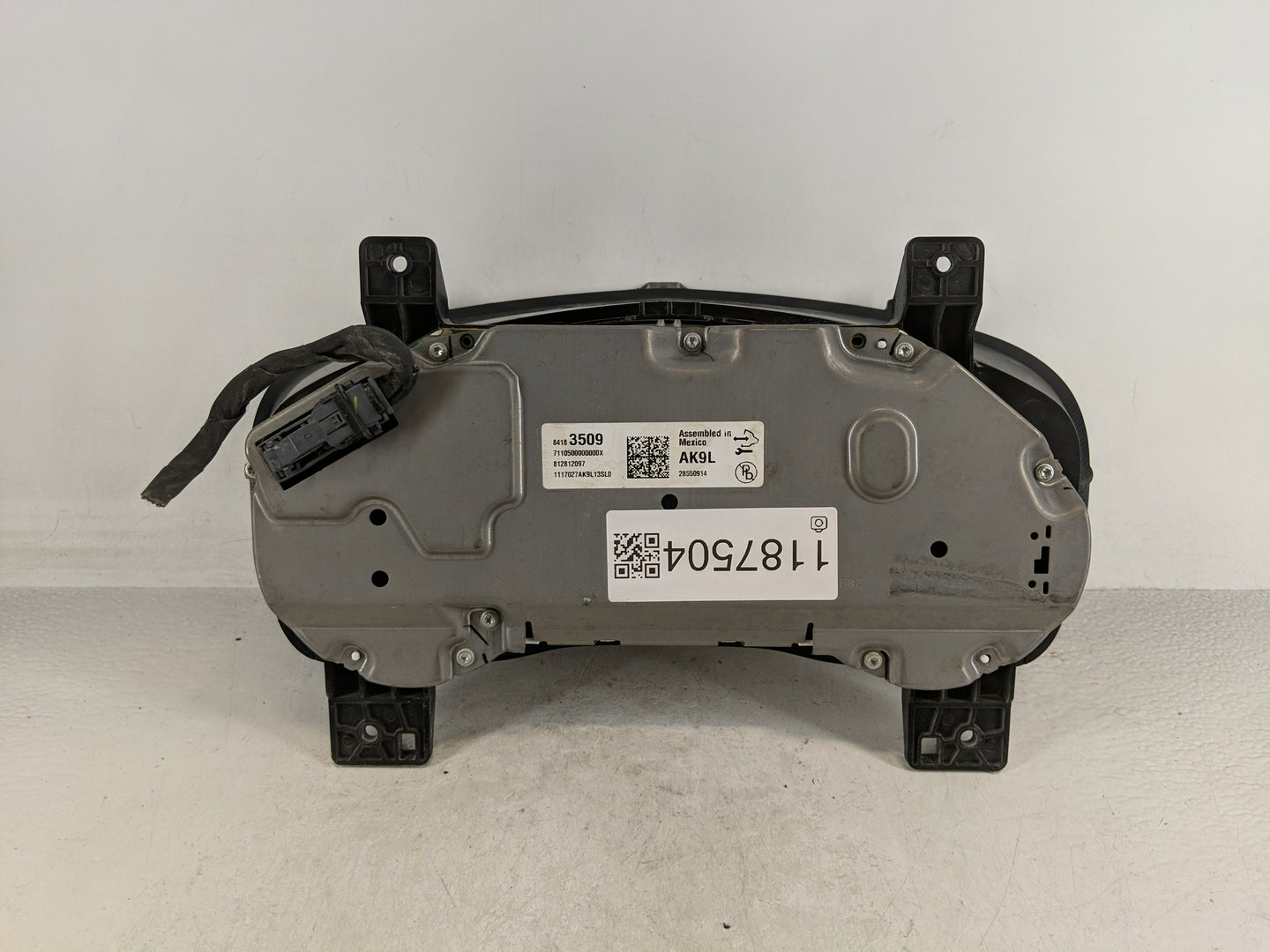 2017 Cadillac Xt5 Instrument Cluster Speedometer Gauges P/N:84183509 Fits OEM Used Auto Parts - Oemusedautoparts1.com