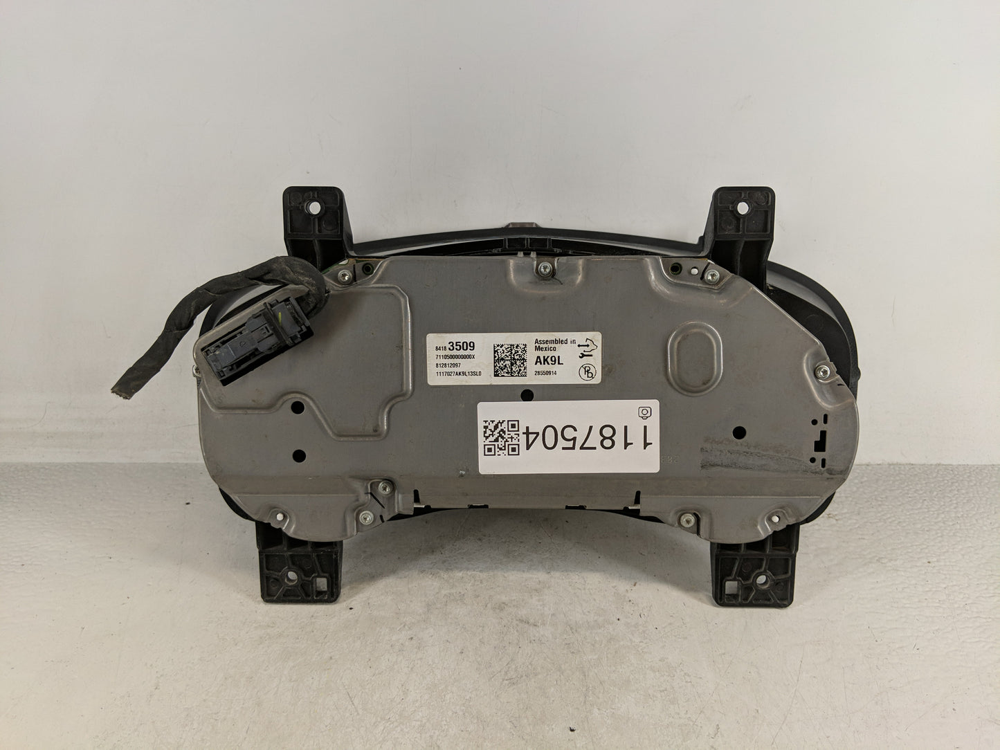2017 Cadillac Xt5 Instrument Cluster Speedometer Gauges P/N:84183509 Fits OEM Used Auto Parts - Oemusedautoparts1.com