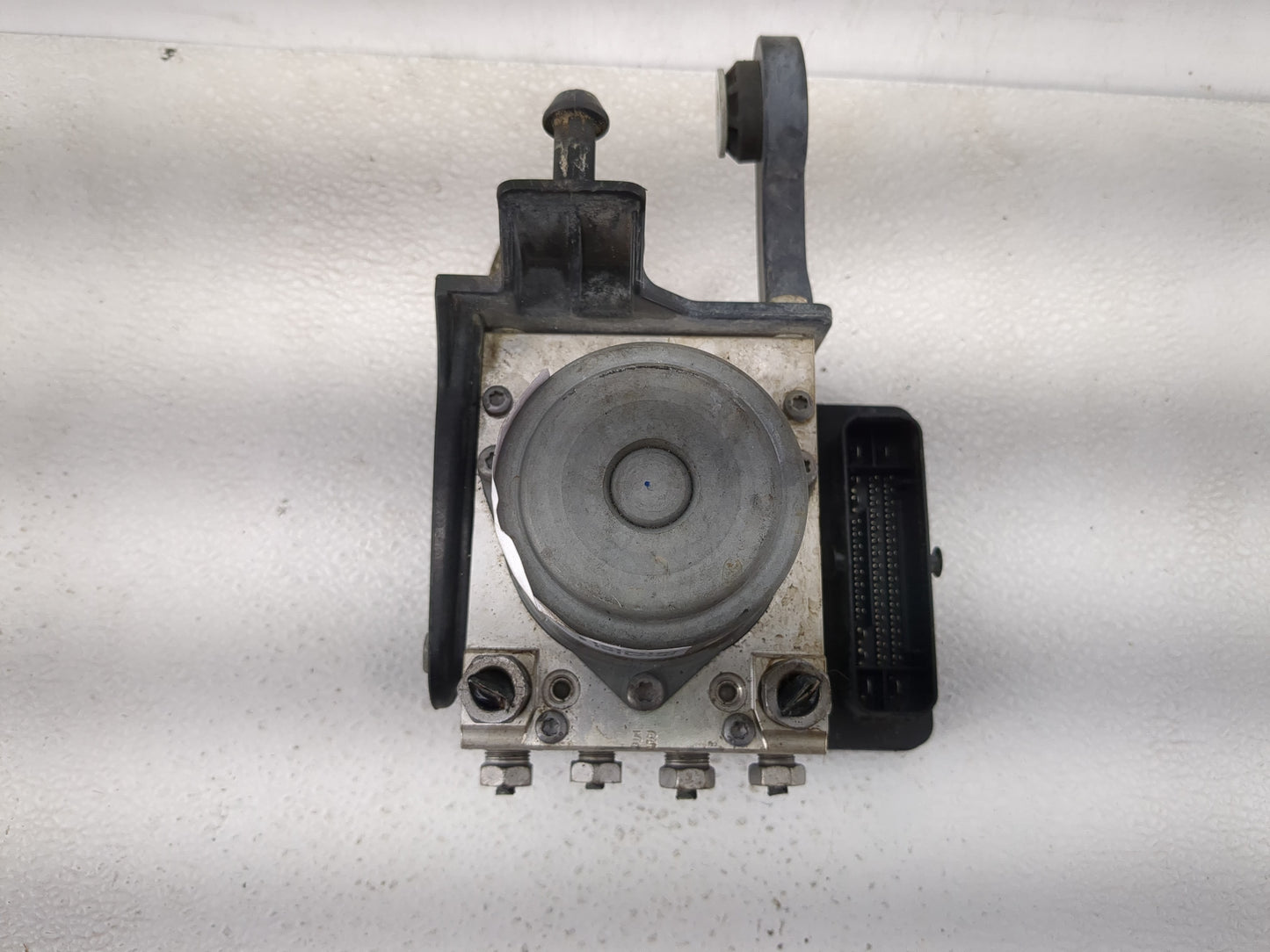 2017 Cadillac Xt5 ABS Pump Control Module Replacement P/N:84173388 22753689, 84118604 Fits OEM Used Auto Parts - Oemusedauto