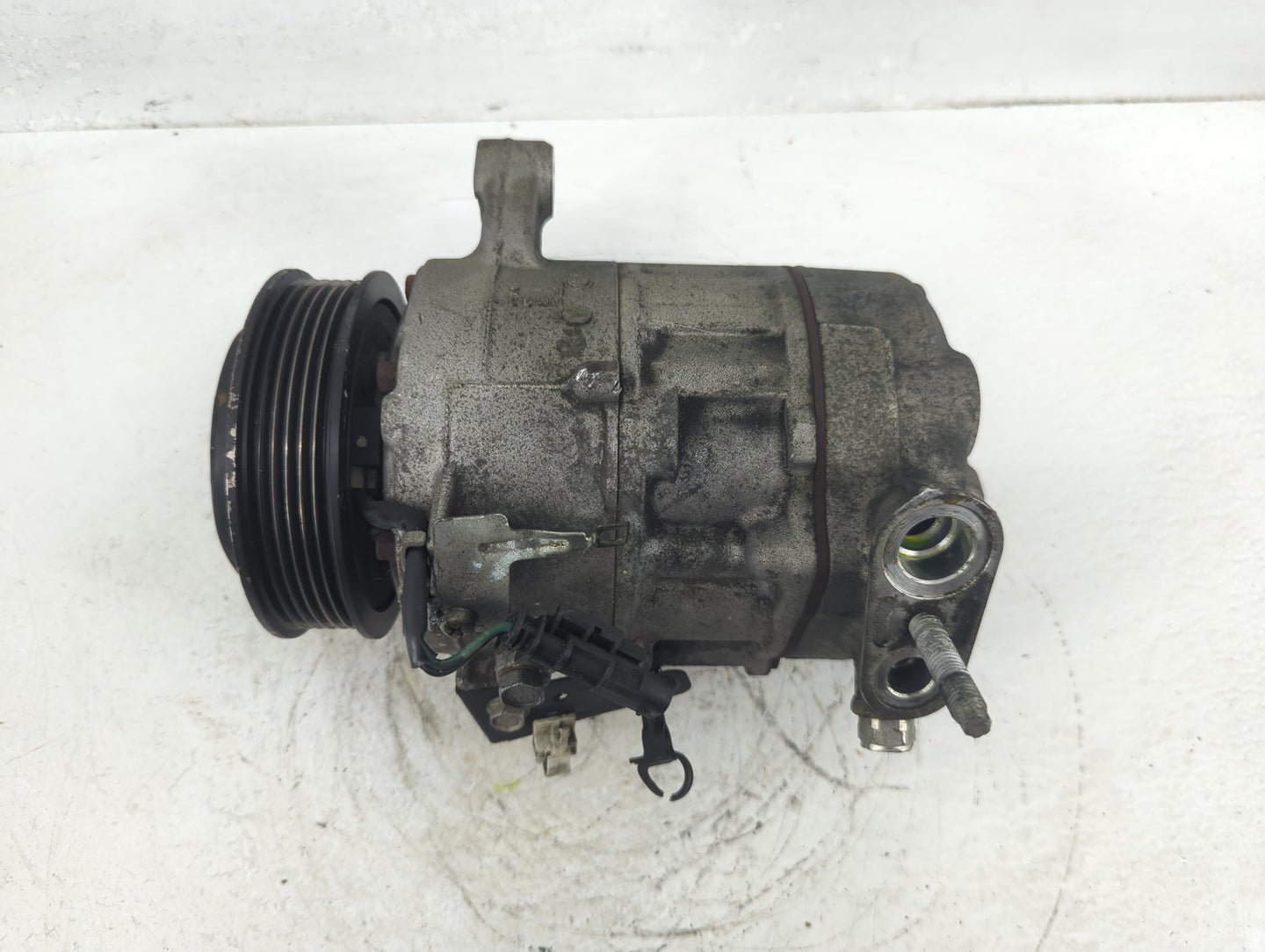2017-2020 Cadillac Xt5 Air Conditioning A/c Ac Compressor Oem - Oemusedautoparts1.com