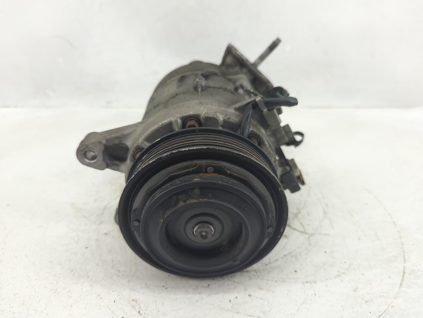 2017-2020 Cadillac Xt5 Air Conditioning A/c Ac Compressor Oem - Oemusedautoparts1.com