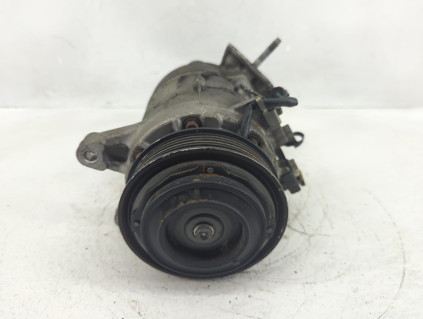 2017-2020 Cadillac Xt5 Air Conditioning A/c Ac Compressor Oem - Oemusedautoparts1.com