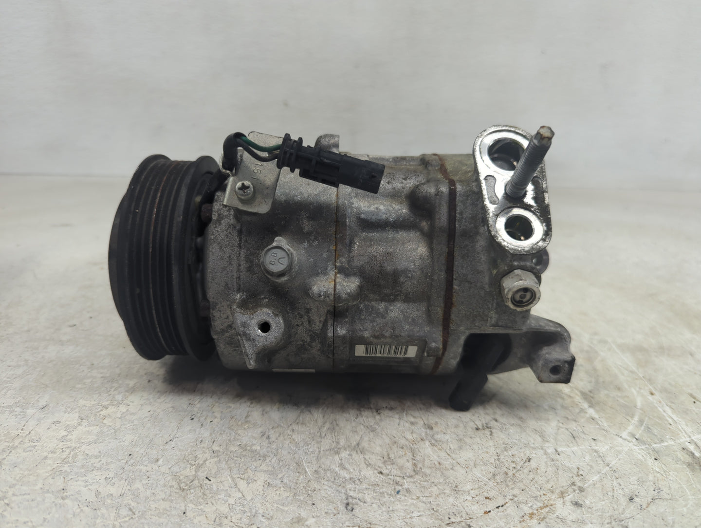 2017-2020 Cadillac Xt5 Air Conditioning A/c Ac Compressor Oem - Oemusedautoparts1.com