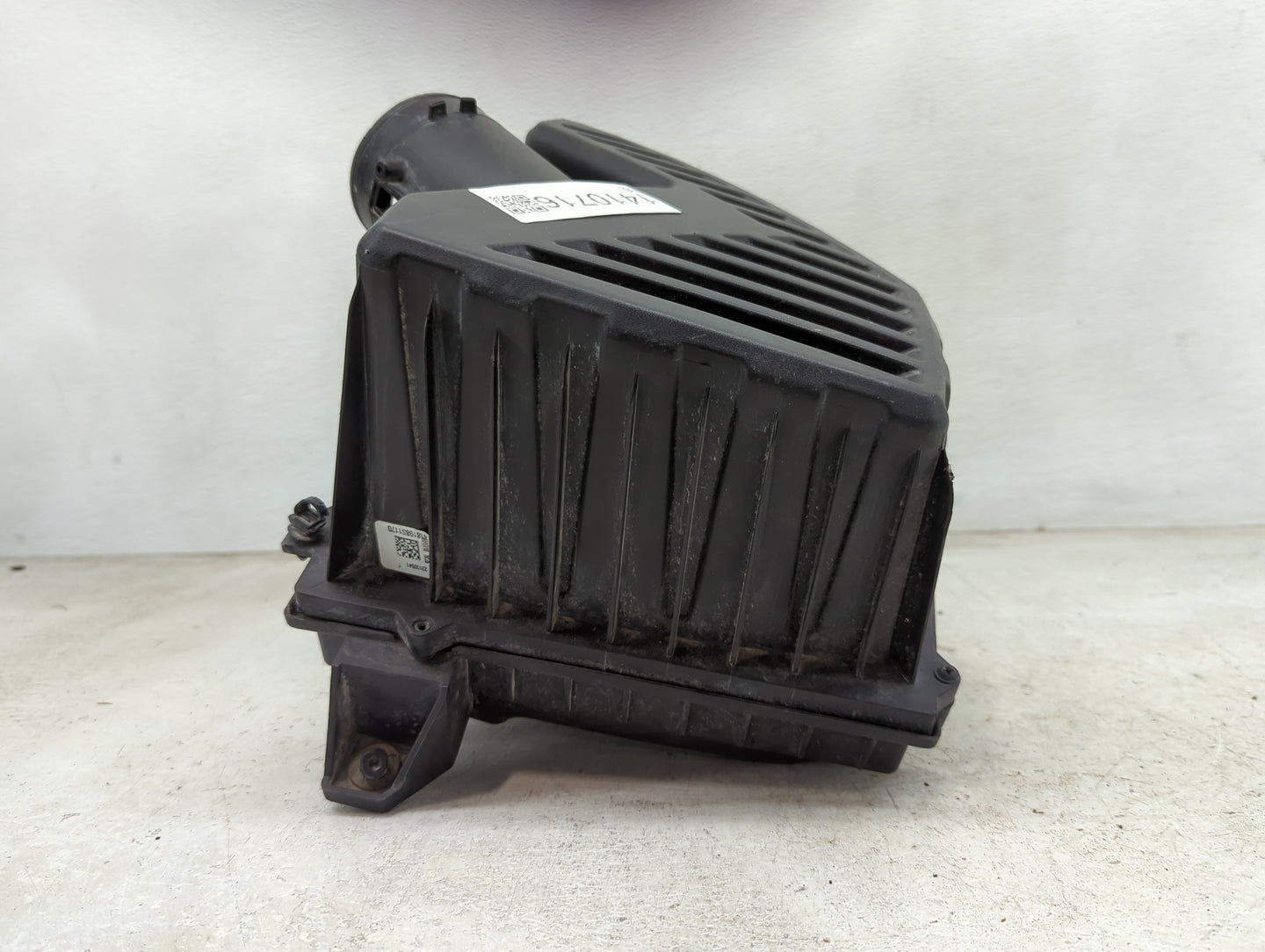 2017-2020 Cadillac Xt5 Air Cleaner Intake-duct Hose Tube - Oemusedautoparts1.com
