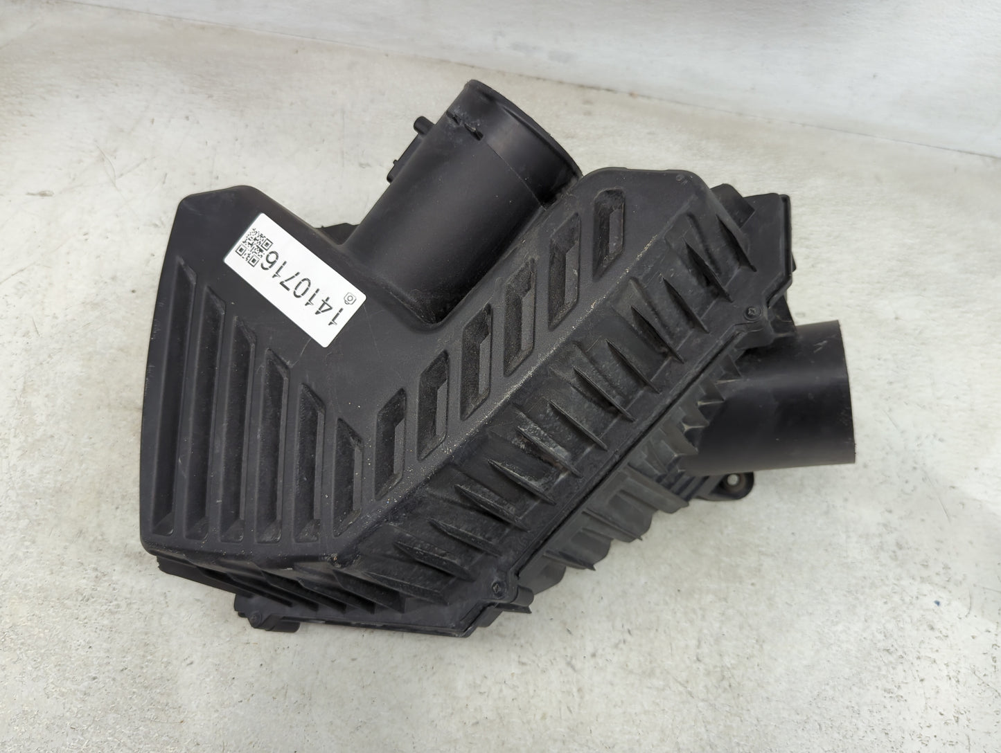 2017-2020 Cadillac Xt5 Air Cleaner Intake-duct Hose Tube - Oemusedautoparts1.com