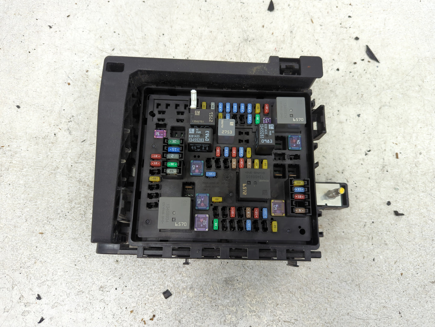 2017-2019 Cadillac Xt5 Fusebox Fuse Box Panel Relay Module P/N:84155666 Fits Fits 2017 2018 2019 OEM Used Auto Parts - Oemus