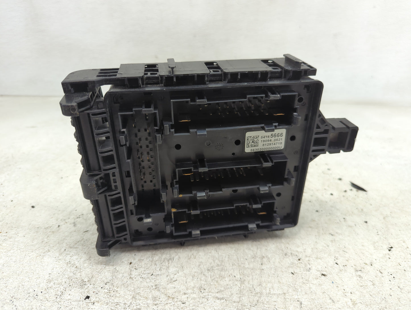 2017-2019 Cadillac Xt5 Fusebox Fuse Box Panel Relay Module P/N:84155666 Fits Fits 2017 2018 2019 OEM Used Auto Parts - Oemus