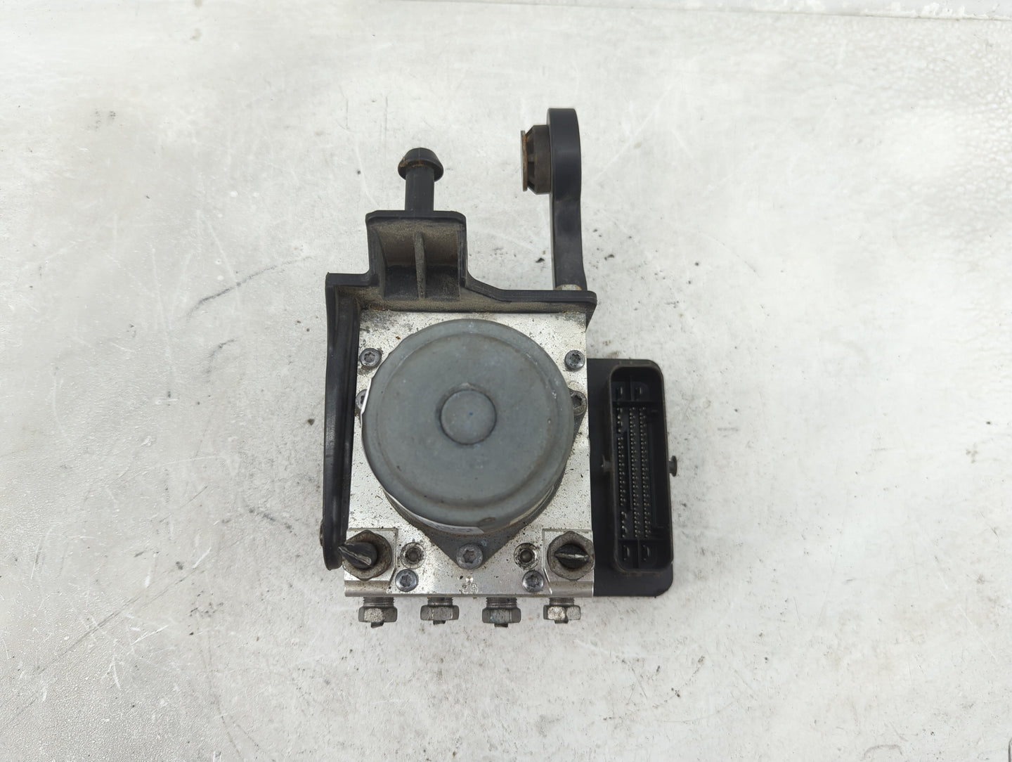 2017 Cadillac Xt5 ABS Pump Control Module Replacement P/N:84173390 8511207, 59329177 Fits OEM Used Auto Parts - Oemusedautop