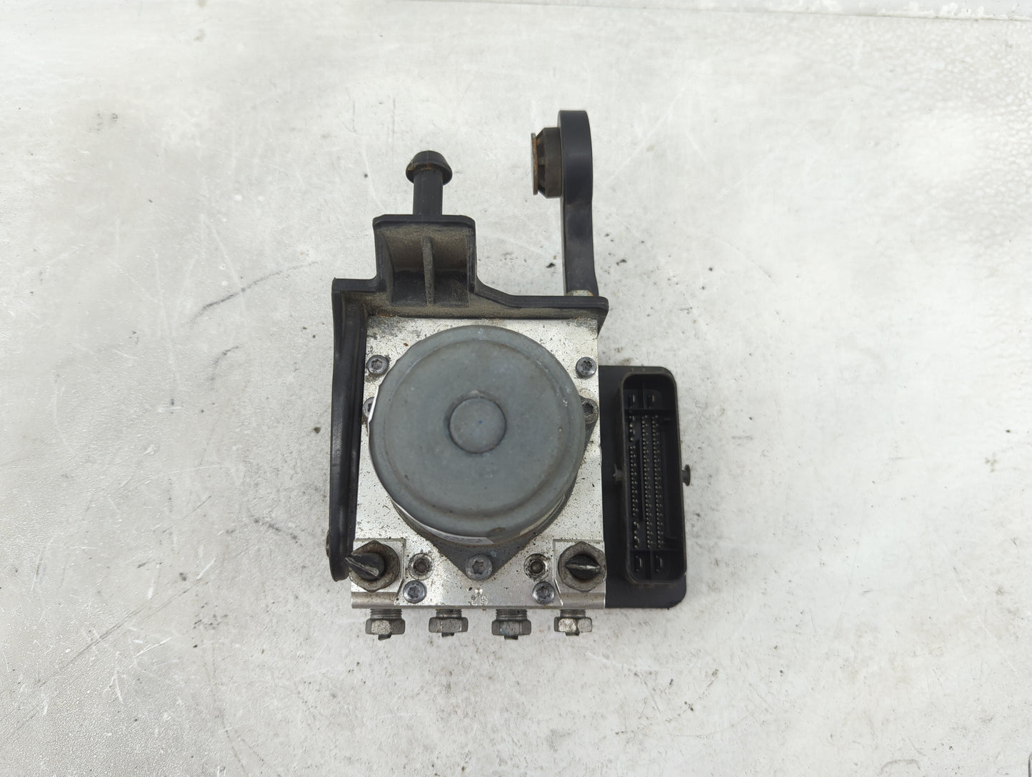 2017 Cadillac Xt5 ABS Pump Control Module Replacement P/N:84173390 8511207, 59329177 Fits OEM Used Auto Parts - Oemusedautop