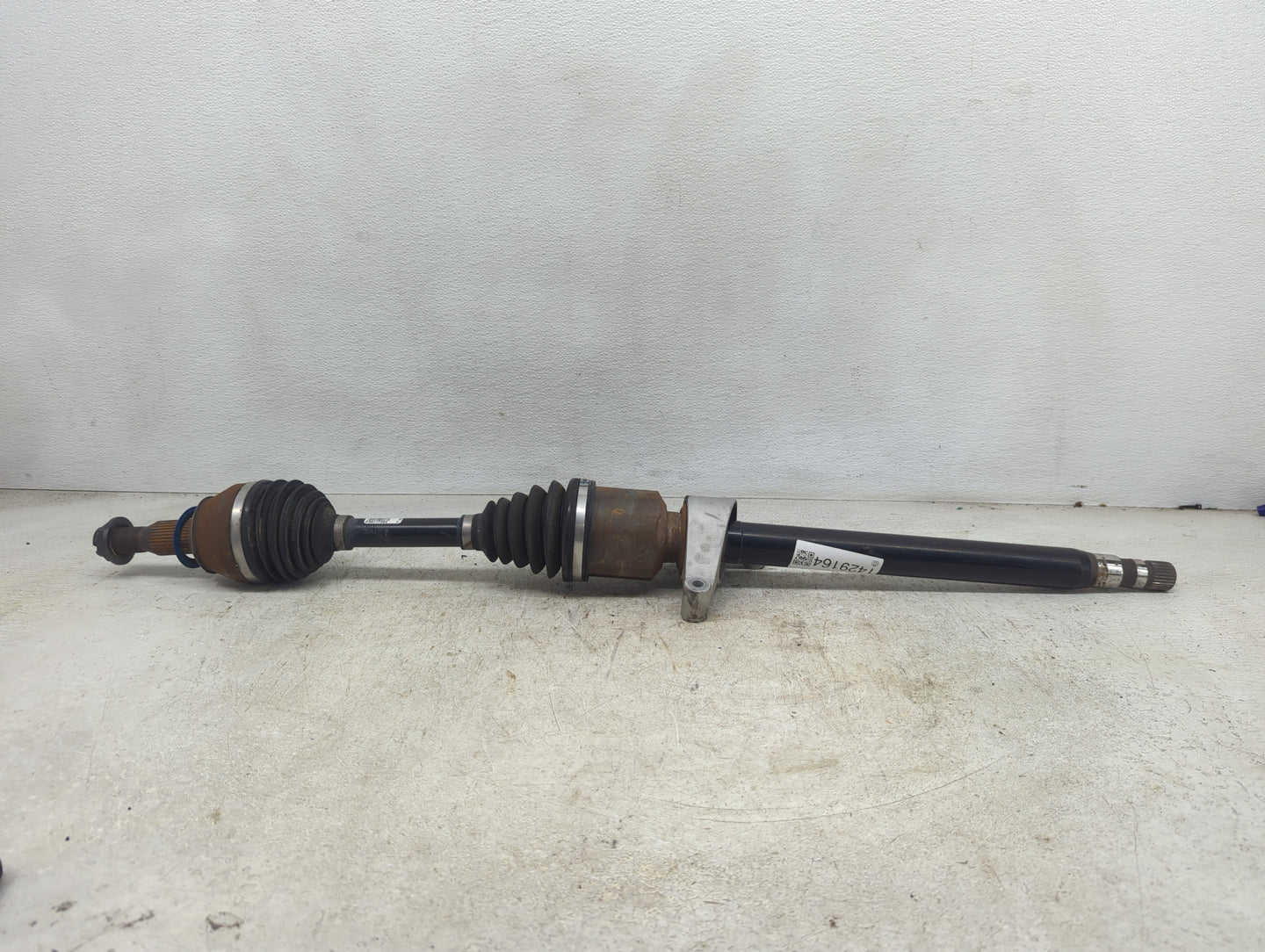2017-2019 Cadillac Xt5 Axle Shaft Front Passenger Cv C/v - Oemusedautoparts1.com